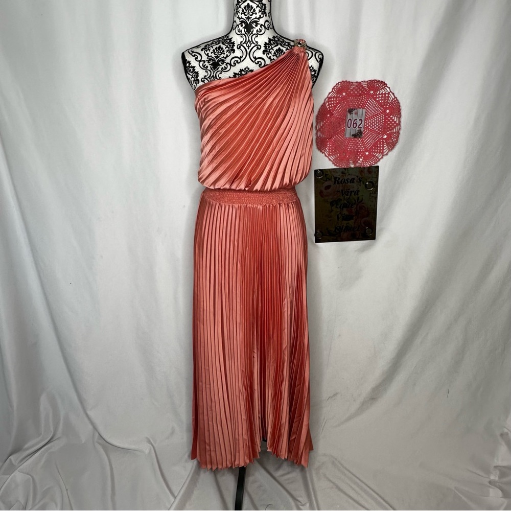 NW/OT White House Black Market One-Shoulder Pleated Midi Dress Peach Dahlia - Picture 4 of 11